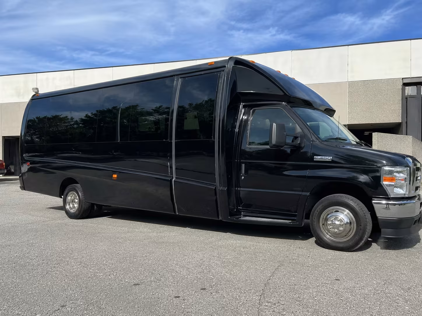 construction and worksite minibus rentals in rio rancho